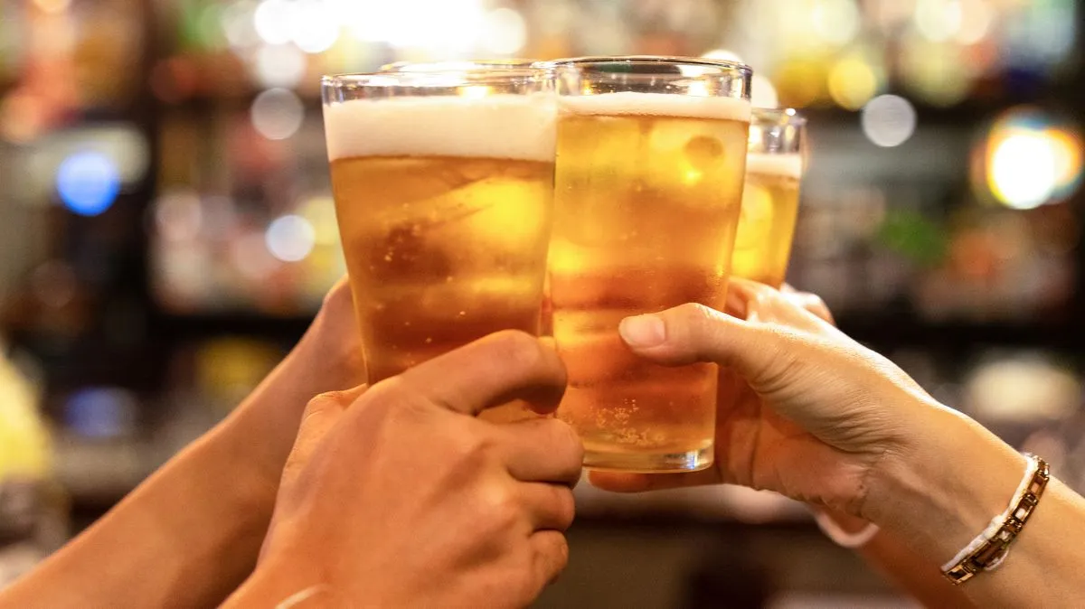 Dokter Beri Peringatan Bahaya Konsumsi Alkohol Saat Gelombang Panas